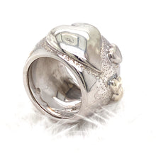 Laden Sie das Bild in den Galerie-Viewer, Ring “Heart”