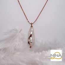 Laden Sie das Bild in den Galerie-Viewer, „Baroque Pearl Pendant“